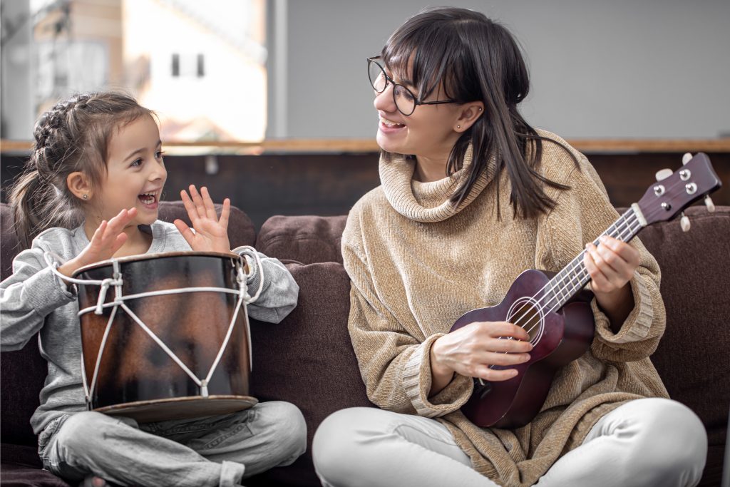 آموزش موسیقی به کودکان، تمرین، تکرار و حمایت والدین