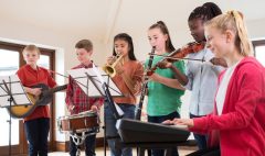 آموزش موسیقی به کودکان در آکادمی موسیقی طبلک